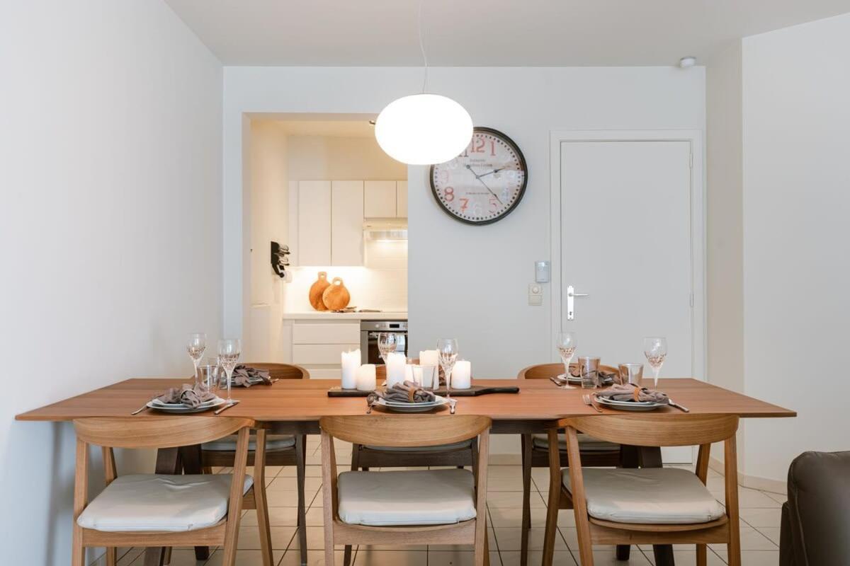 Huswell - For 4 Near The Coast And